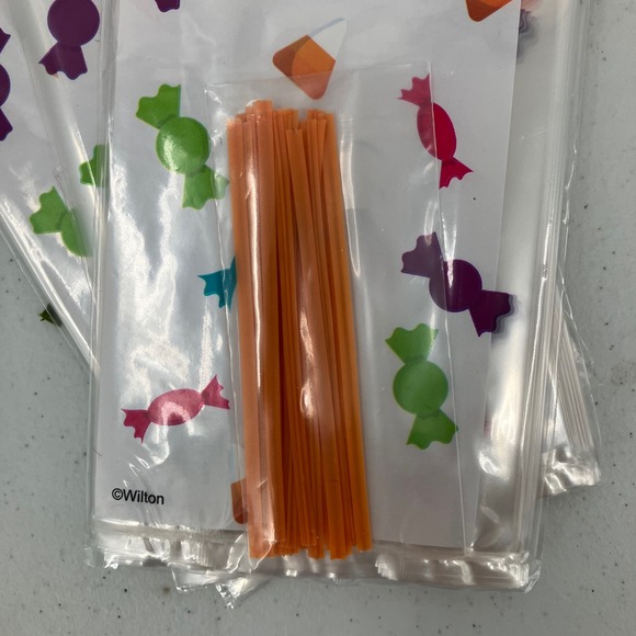Wilton Clear White Multi-Colored Emoji Candy Ghost Plastic Twist Tie Treat Bags - Picture 6 of 7